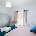 Moradia Entre Saltos Holiday home Salga