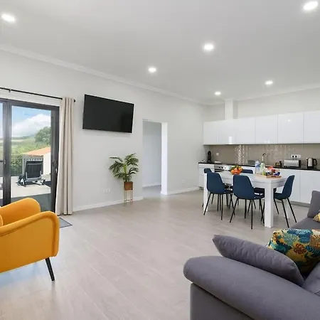 Ferienhaus Moradia Entre Saltos Salga