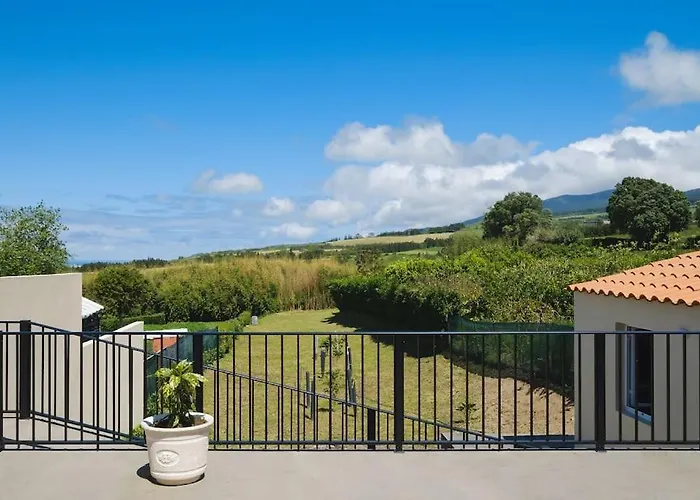 Ferienhaus Moradia Entre Saltos